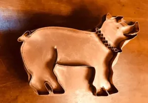 friends series miss piggy pearl copper cookie cutter